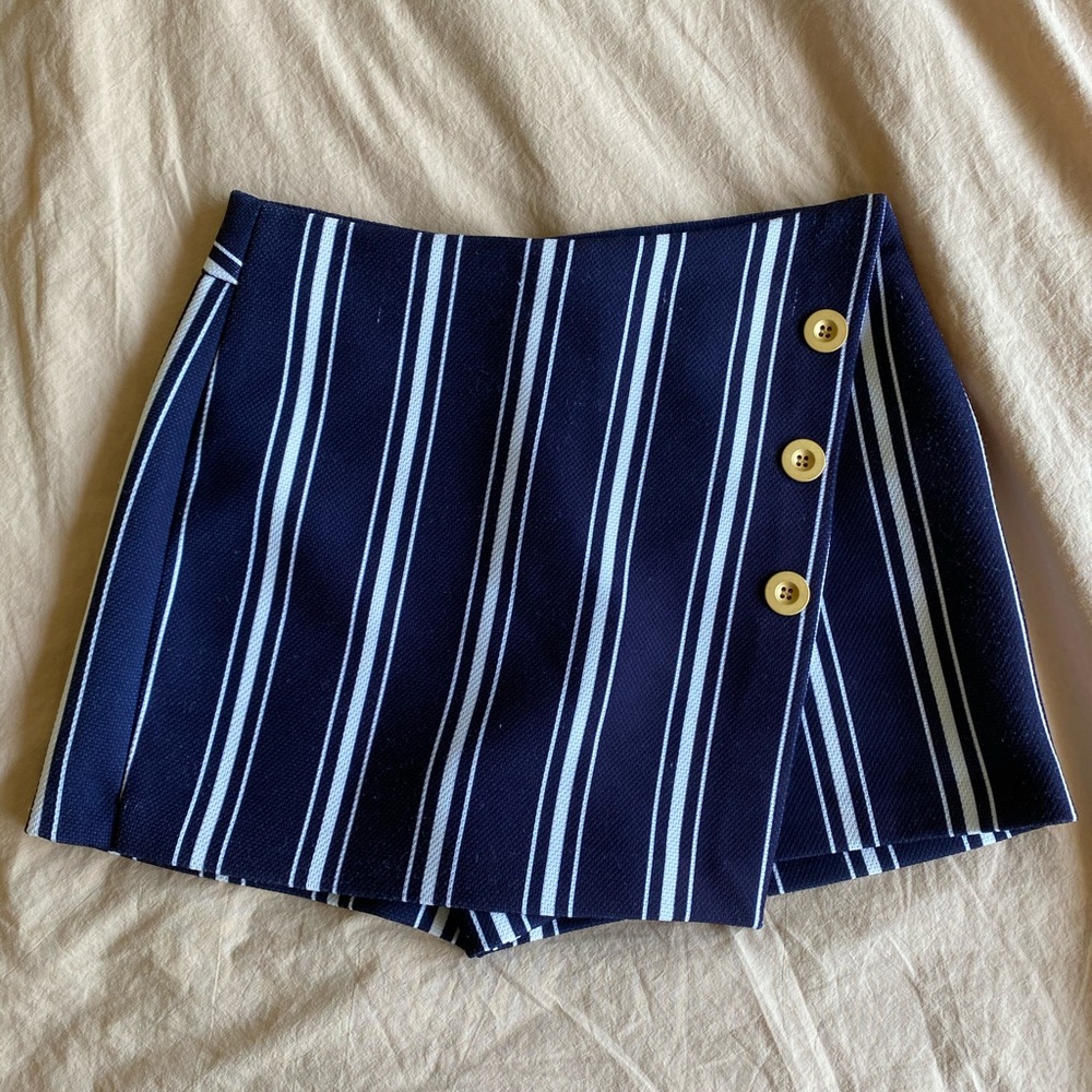 1.STATE ENVELOPE SHORTS